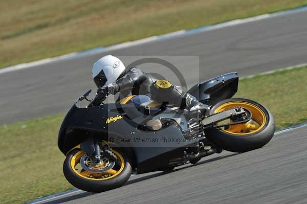 Motorcycle action photographs;Trackday digital images;donington;donington park leicestershire;donington photographs;event digital images;eventdigitalimages;no limits trackday;peter wileman photography;trackday;trackday photos