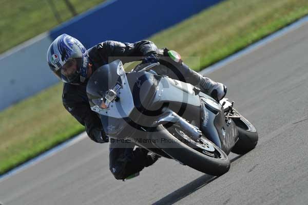 Motorcycle action photographs;Trackday digital images;donington;donington park leicestershire;donington photographs;event digital images;eventdigitalimages;no limits trackday;peter wileman photography;trackday;trackday photos