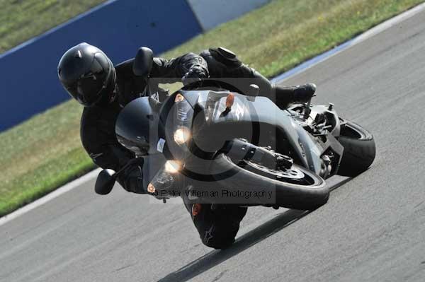 Motorcycle action photographs;Trackday digital images;donington;donington park leicestershire;donington photographs;event digital images;eventdigitalimages;no limits trackday;peter wileman photography;trackday;trackday photos