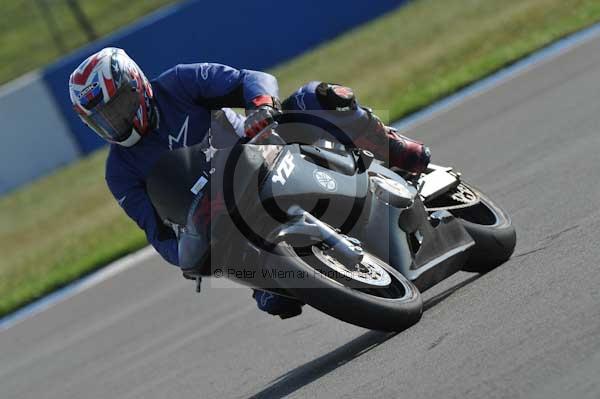 Motorcycle action photographs;Trackday digital images;donington;donington park leicestershire;donington photographs;event digital images;eventdigitalimages;no limits trackday;peter wileman photography;trackday;trackday photos