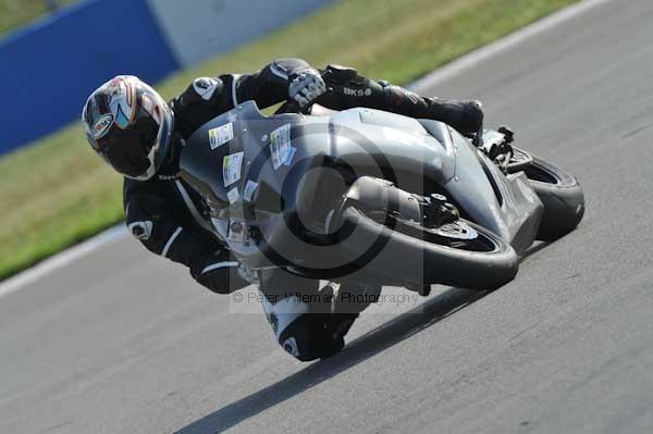 Motorcycle action photographs;Trackday digital images;donington;donington park leicestershire;donington photographs;event digital images;eventdigitalimages;no limits trackday;peter wileman photography;trackday;trackday photos