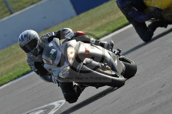 Motorcycle action photographs;Trackday digital images;donington;donington park leicestershire;donington photographs;event digital images;eventdigitalimages;no limits trackday;peter wileman photography;trackday;trackday photos