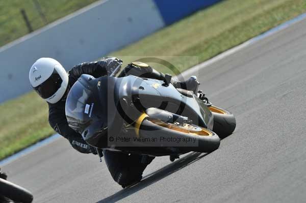 Motorcycle action photographs;Trackday digital images;donington;donington park leicestershire;donington photographs;event digital images;eventdigitalimages;no limits trackday;peter wileman photography;trackday;trackday photos