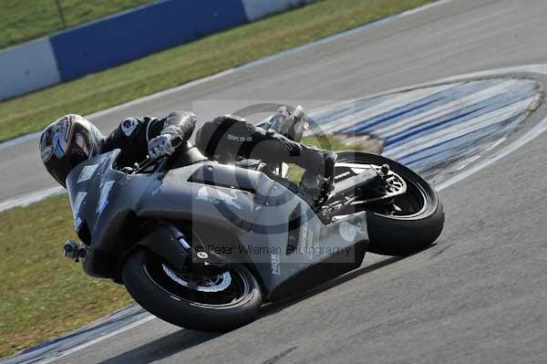 Motorcycle action photographs;Trackday digital images;donington;donington park leicestershire;donington photographs;event digital images;eventdigitalimages;no limits trackday;peter wileman photography;trackday;trackday photos