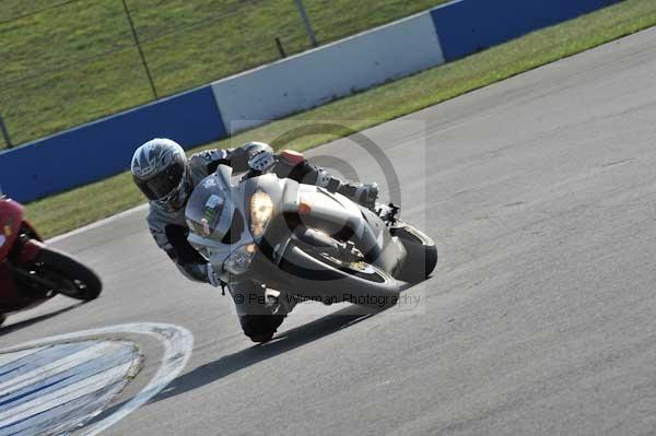 Motorcycle action photographs;Trackday digital images;donington;donington park leicestershire;donington photographs;event digital images;eventdigitalimages;no limits trackday;peter wileman photography;trackday;trackday photos