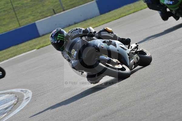 Motorcycle action photographs;Trackday digital images;donington;donington park leicestershire;donington photographs;event digital images;eventdigitalimages;no limits trackday;peter wileman photography;trackday;trackday photos