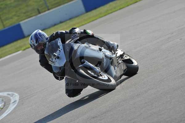 Motorcycle action photographs;Trackday digital images;donington;donington park leicestershire;donington photographs;event digital images;eventdigitalimages;no limits trackday;peter wileman photography;trackday;trackday photos