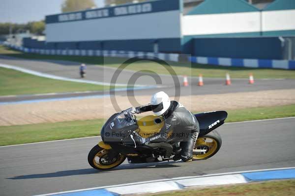 Motorcycle action photographs;Trackday digital images;donington;donington park leicestershire;donington photographs;event digital images;eventdigitalimages;no limits trackday;peter wileman photography;trackday;trackday photos