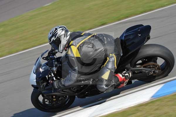 Motorcycle action photographs;Trackday digital images;donington;donington park leicestershire;donington photographs;event digital images;eventdigitalimages;no limits trackday;peter wileman photography;trackday;trackday photos