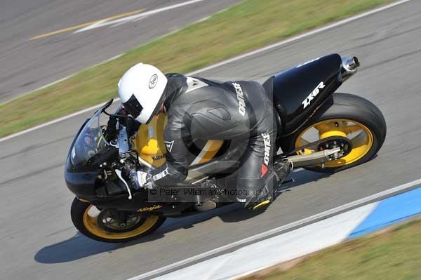 Motorcycle action photographs;Trackday digital images;donington;donington park leicestershire;donington photographs;event digital images;eventdigitalimages;no limits trackday;peter wileman photography;trackday;trackday photos