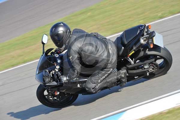 Motorcycle action photographs;Trackday digital images;donington;donington park leicestershire;donington photographs;event digital images;eventdigitalimages;no limits trackday;peter wileman photography;trackday;trackday photos