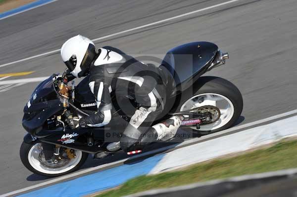 Motorcycle action photographs;Trackday digital images;donington;donington park leicestershire;donington photographs;event digital images;eventdigitalimages;no limits trackday;peter wileman photography;trackday;trackday photos