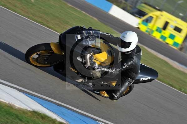 Motorcycle action photographs;Trackday digital images;donington;donington park leicestershire;donington photographs;event digital images;eventdigitalimages;no limits trackday;peter wileman photography;trackday;trackday photos