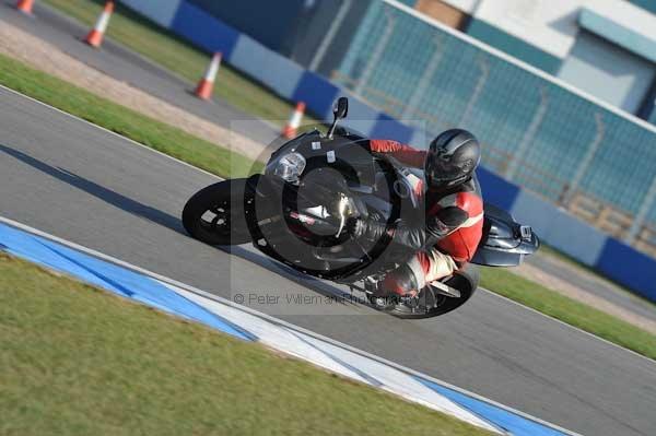 Motorcycle action photographs;Trackday digital images;donington;donington park leicestershire;donington photographs;event digital images;eventdigitalimages;no limits trackday;peter wileman photography;trackday;trackday photos