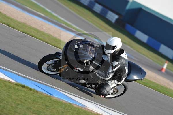 Motorcycle action photographs;Trackday digital images;donington;donington park leicestershire;donington photographs;event digital images;eventdigitalimages;no limits trackday;peter wileman photography;trackday;trackday photos