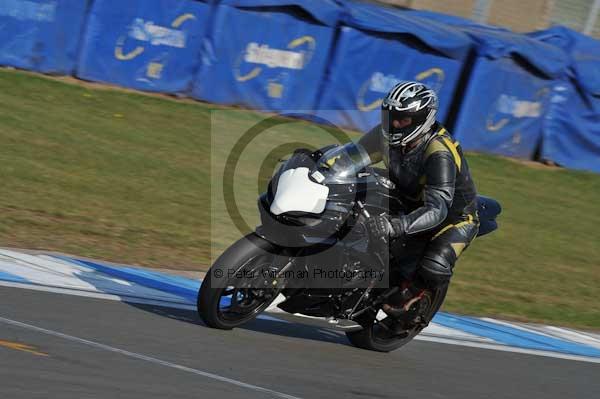 Motorcycle action photographs;Trackday digital images;donington;donington park leicestershire;donington photographs;event digital images;eventdigitalimages;no limits trackday;peter wileman photography;trackday;trackday photos