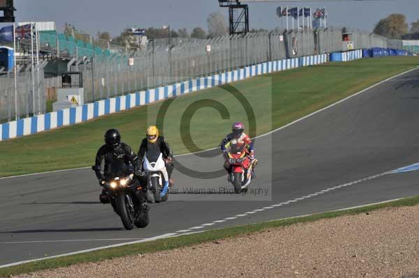 Motorcycle action photographs;Trackday digital images;donington;donington park leicestershire;donington photographs;event digital images;eventdigitalimages;no limits trackday;peter wileman photography;trackday;trackday photos