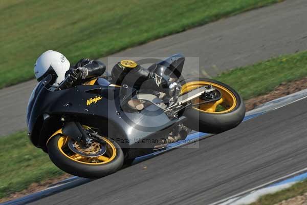 Motorcycle action photographs;Trackday digital images;donington;donington park leicestershire;donington photographs;event digital images;eventdigitalimages;no limits trackday;peter wileman photography;trackday;trackday photos