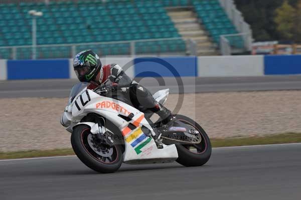 Motorcycle action photographs;Trackday digital images;donington;donington park leicestershire;donington photographs;event digital images;eventdigitalimages;no limits trackday;peter wileman photography;trackday;trackday photos