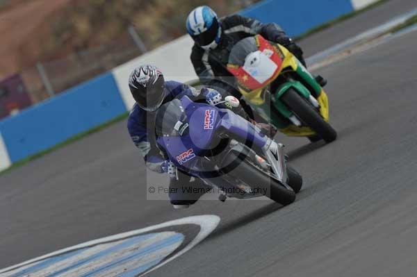 Motorcycle action photographs;Trackday digital images;donington;donington park leicestershire;donington photographs;event digital images;eventdigitalimages;no limits trackday;peter wileman photography;trackday;trackday photos