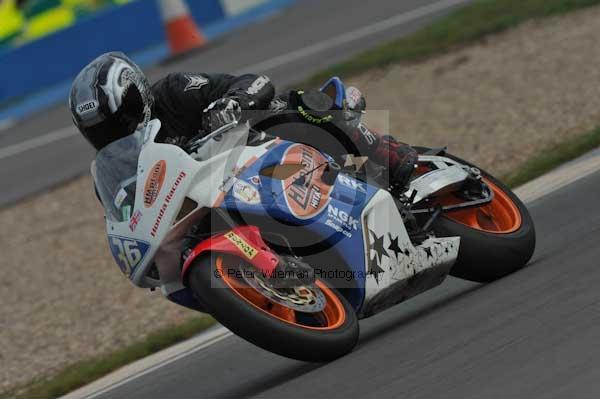 Motorcycle action photographs;Trackday digital images;donington;donington park leicestershire;donington photographs;event digital images;eventdigitalimages;no limits trackday;peter wileman photography;trackday;trackday photos