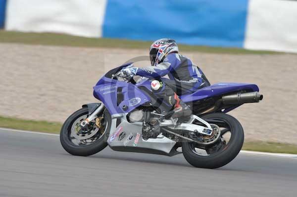 Motorcycle action photographs;Trackday digital images;donington;donington park leicestershire;donington photographs;event digital images;eventdigitalimages;no limits trackday;peter wileman photography;trackday;trackday photos