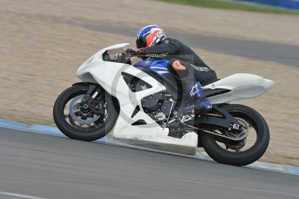 Motorcycle action photographs;Trackday digital images;donington;donington park leicestershire;donington photographs;event digital images;eventdigitalimages;no limits trackday;peter wileman photography;trackday;trackday photos