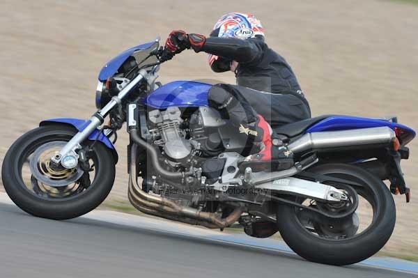 Motorcycle action photographs;Trackday digital images;donington;donington park leicestershire;donington photographs;event digital images;eventdigitalimages;no limits trackday;peter wileman photography;trackday;trackday photos