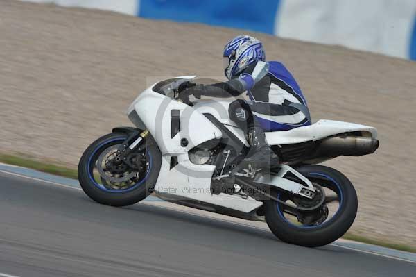 Motorcycle action photographs;Trackday digital images;donington;donington park leicestershire;donington photographs;event digital images;eventdigitalimages;no limits trackday;peter wileman photography;trackday;trackday photos