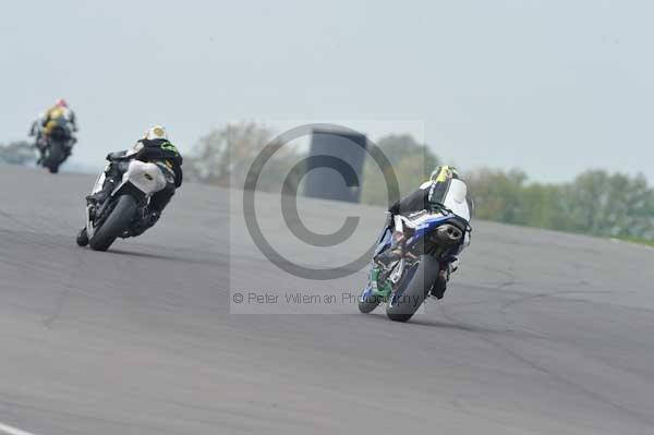 Motorcycle action photographs;Trackday digital images;donington;donington park leicestershire;donington photographs;event digital images;eventdigitalimages;no limits trackday;peter wileman photography;trackday;trackday photos