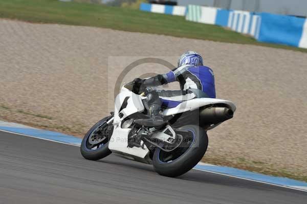 Motorcycle action photographs;Trackday digital images;donington;donington park leicestershire;donington photographs;event digital images;eventdigitalimages;no limits trackday;peter wileman photography;trackday;trackday photos