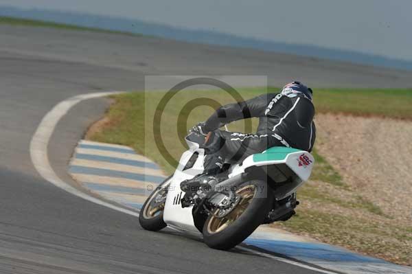 Motorcycle action photographs;Trackday digital images;donington;donington park leicestershire;donington photographs;event digital images;eventdigitalimages;no limits trackday;peter wileman photography;trackday;trackday photos