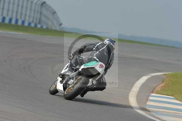 Motorcycle action photographs;Trackday digital images;donington;donington park leicestershire;donington photographs;event digital images;eventdigitalimages;no limits trackday;peter wileman photography;trackday;trackday photos