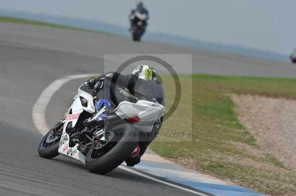 Motorcycle action photographs;Trackday digital images;donington;donington park leicestershire;donington photographs;event digital images;eventdigitalimages;no limits trackday;peter wileman photography;trackday;trackday photos