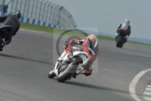 Motorcycle action photographs;Trackday digital images;donington;donington park leicestershire;donington photographs;event digital images;eventdigitalimages;no limits trackday;peter wileman photography;trackday;trackday photos