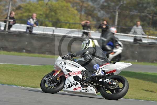 Motorcycle action photographs;Trackday digital images;donington;donington park leicestershire;donington photographs;event digital images;eventdigitalimages;no limits trackday;peter wileman photography;trackday;trackday photos
