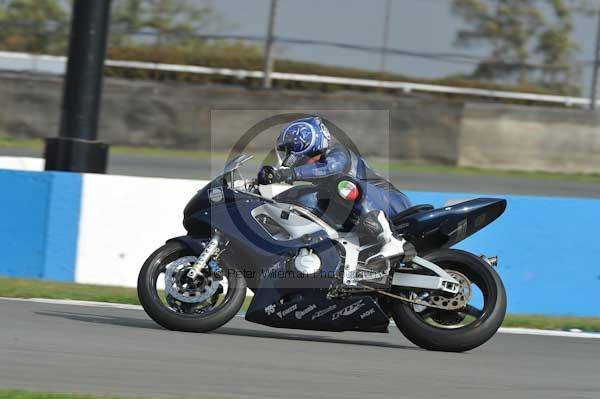Motorcycle action photographs;Trackday digital images;donington;donington park leicestershire;donington photographs;event digital images;eventdigitalimages;no limits trackday;peter wileman photography;trackday;trackday photos