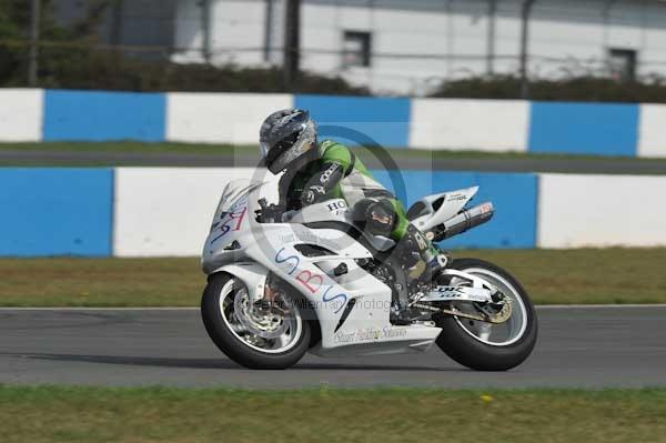 Motorcycle action photographs;Trackday digital images;donington;donington park leicestershire;donington photographs;event digital images;eventdigitalimages;no limits trackday;peter wileman photography;trackday;trackday photos