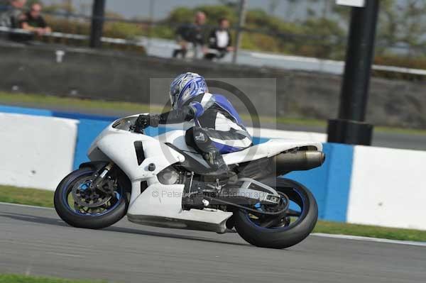 Motorcycle action photographs;Trackday digital images;donington;donington park leicestershire;donington photographs;event digital images;eventdigitalimages;no limits trackday;peter wileman photography;trackday;trackday photos
