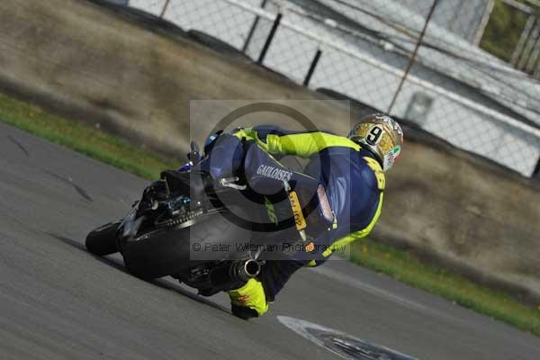 Motorcycle action photographs;Trackday digital images;donington;donington park leicestershire;donington photographs;event digital images;eventdigitalimages;no limits trackday;peter wileman photography;trackday;trackday photos