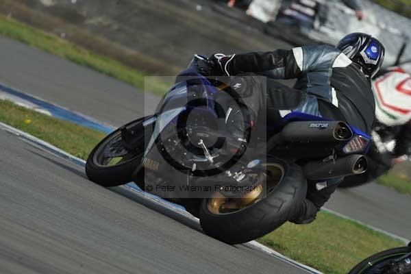 Motorcycle action photographs;Trackday digital images;donington;donington park leicestershire;donington photographs;event digital images;eventdigitalimages;no limits trackday;peter wileman photography;trackday;trackday photos