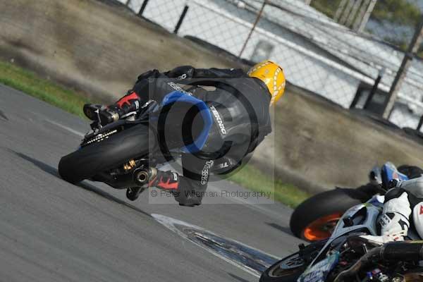 Motorcycle action photographs;Trackday digital images;donington;donington park leicestershire;donington photographs;event digital images;eventdigitalimages;no limits trackday;peter wileman photography;trackday;trackday photos