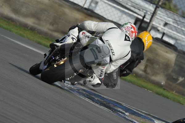 Motorcycle action photographs;Trackday digital images;donington;donington park leicestershire;donington photographs;event digital images;eventdigitalimages;no limits trackday;peter wileman photography;trackday;trackday photos