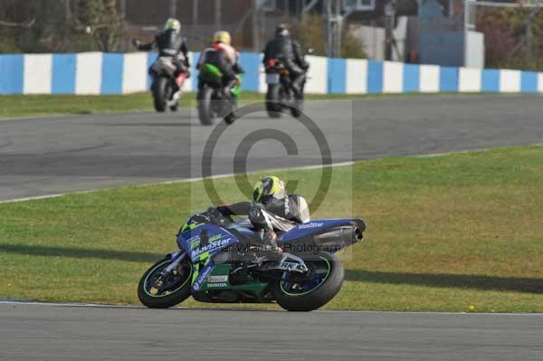 Motorcycle action photographs;Trackday digital images;donington;donington park leicestershire;donington photographs;event digital images;eventdigitalimages;no limits trackday;peter wileman photography;trackday;trackday photos