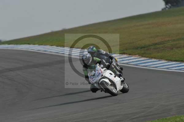 Motorcycle action photographs;Trackday digital images;donington;donington park leicestershire;donington photographs;event digital images;eventdigitalimages;no limits trackday;peter wileman photography;trackday;trackday photos