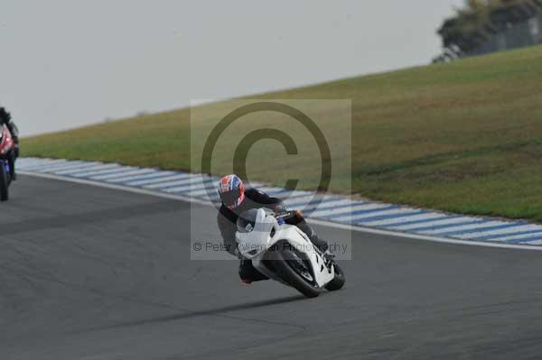 Motorcycle action photographs;Trackday digital images;donington;donington park leicestershire;donington photographs;event digital images;eventdigitalimages;no limits trackday;peter wileman photography;trackday;trackday photos