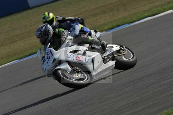 Motorcycle action photographs;Trackday digital images;donington;donington park leicestershire;donington photographs;event digital images;eventdigitalimages;no limits trackday;peter wileman photography;trackday;trackday photos