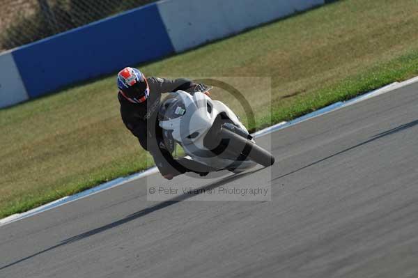 Motorcycle action photographs;Trackday digital images;donington;donington park leicestershire;donington photographs;event digital images;eventdigitalimages;no limits trackday;peter wileman photography;trackday;trackday photos