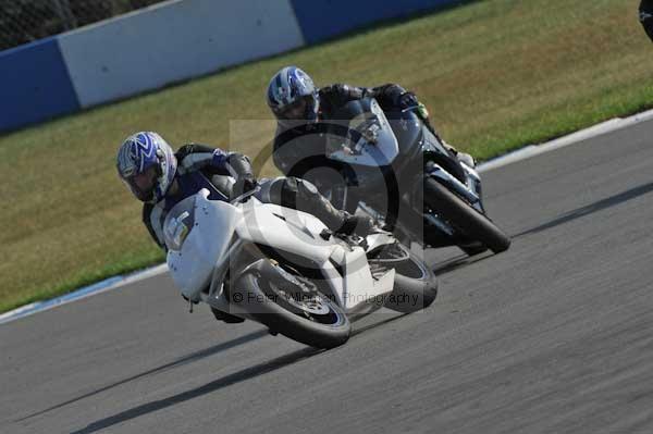 Motorcycle action photographs;Trackday digital images;donington;donington park leicestershire;donington photographs;event digital images;eventdigitalimages;no limits trackday;peter wileman photography;trackday;trackday photos