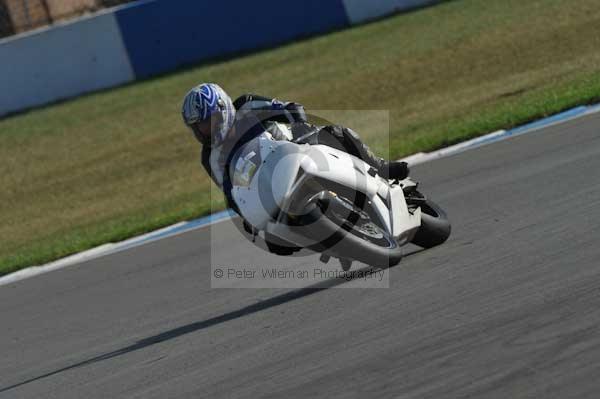 Motorcycle action photographs;Trackday digital images;donington;donington park leicestershire;donington photographs;event digital images;eventdigitalimages;no limits trackday;peter wileman photography;trackday;trackday photos